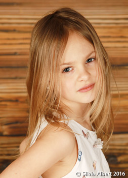 Kindergarten Portrait vom Thema: Blumen