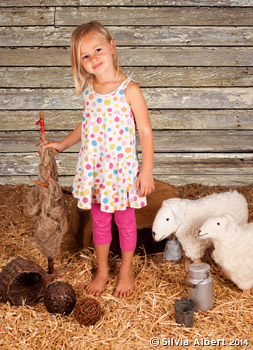 Kindergarten Foto Motiv Nr.2 mit dem Thema: Stall